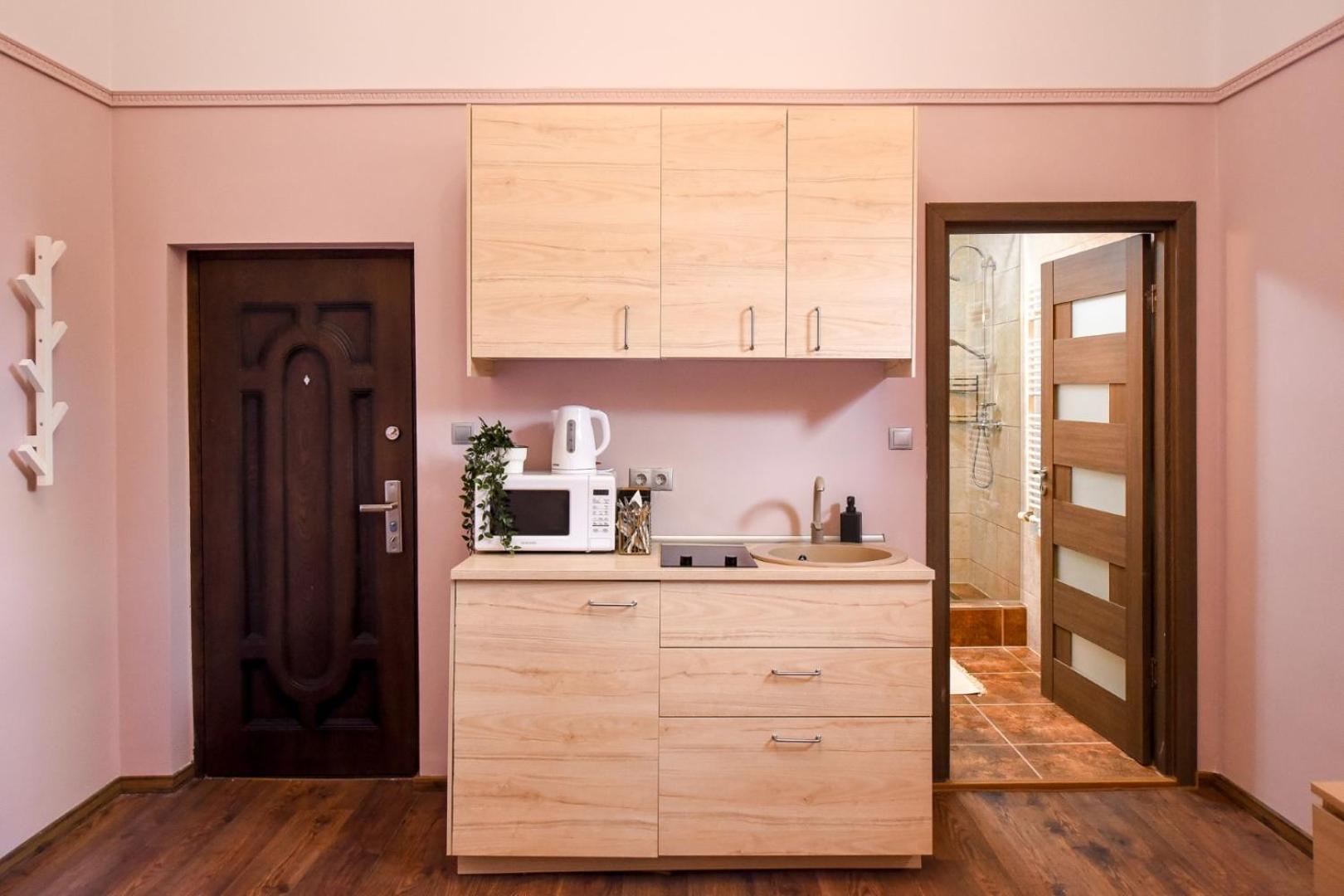 Historic Charm, Modern Comfort - Accommodation In The Heart Of The Old Town بوخارست المظهر الخارجي الصورة