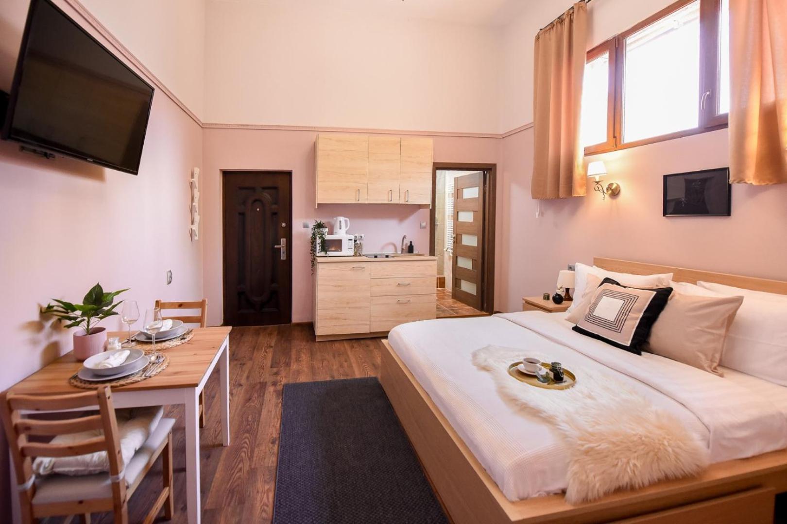 Historic Charm, Modern Comfort - Accommodation In The Heart Of The Old Town بوخارست الغرفة الصورة