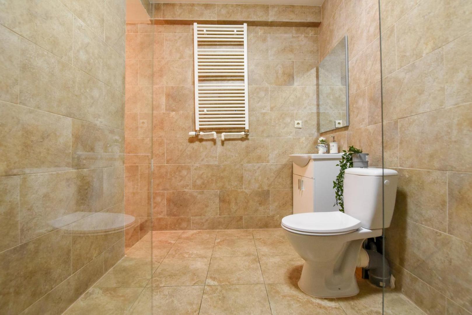 Historic Charm, Modern Comfort - Accommodation In The Heart Of The Old Town بوخارست الغرفة الصورة